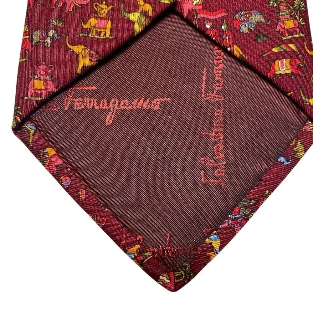 Salvatore Ferragamo Tie Mens Burgundy 100% Silk Made in Italy Novelty Elephants